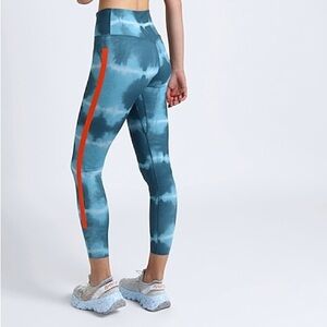 Nike Dri-FIT One Luxe Women's Mid-Rise Printed Training Leggings